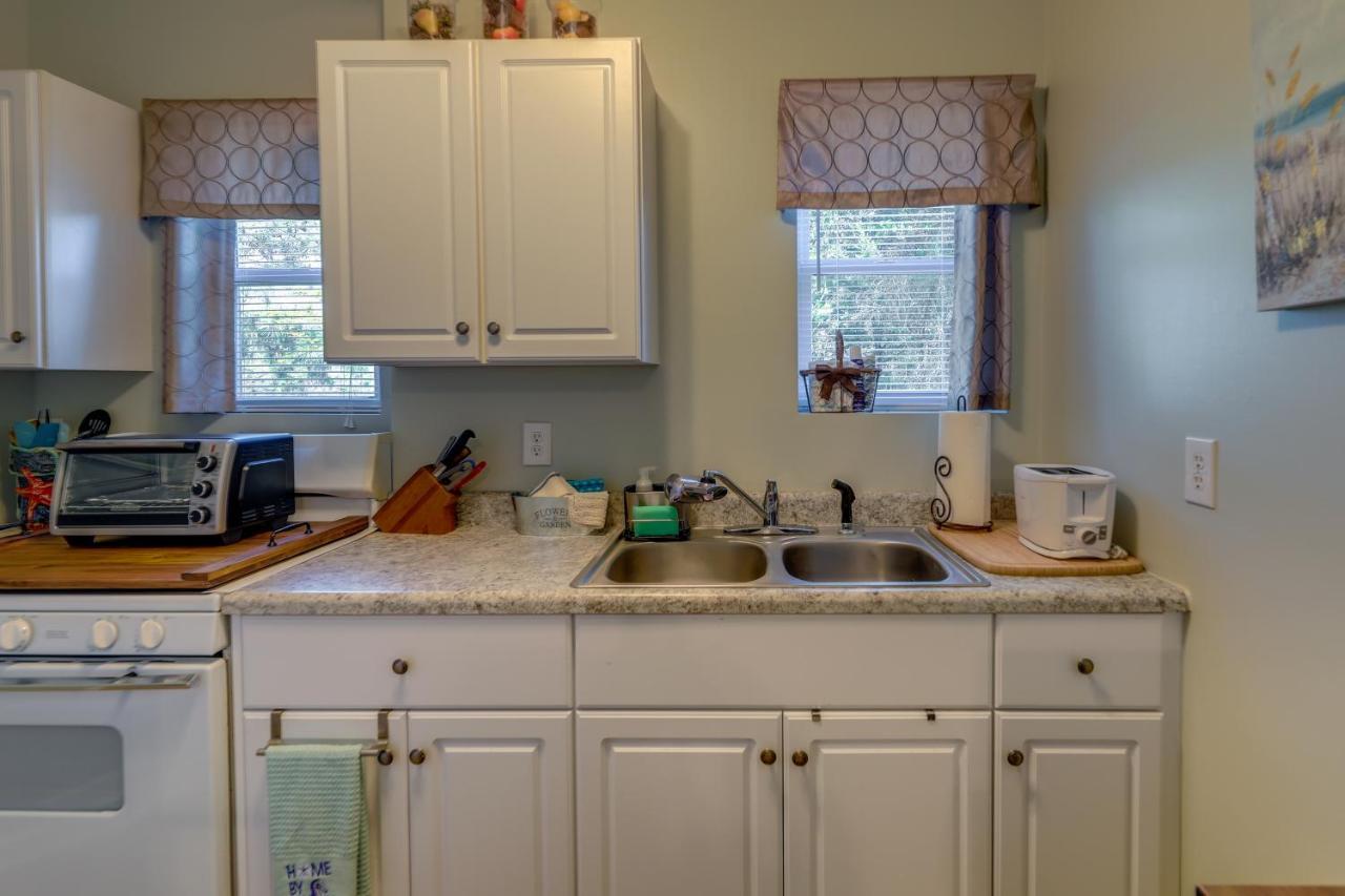 Sneads Ferry Vacation Rental Studio With Water Views Kültér fotó